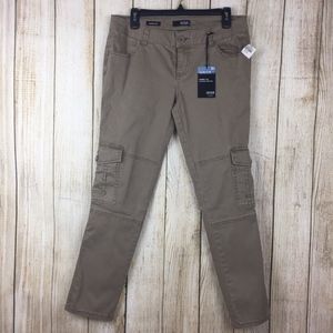 NWOT A.N.A. Womens Petite Pants Size 6 6P Tan